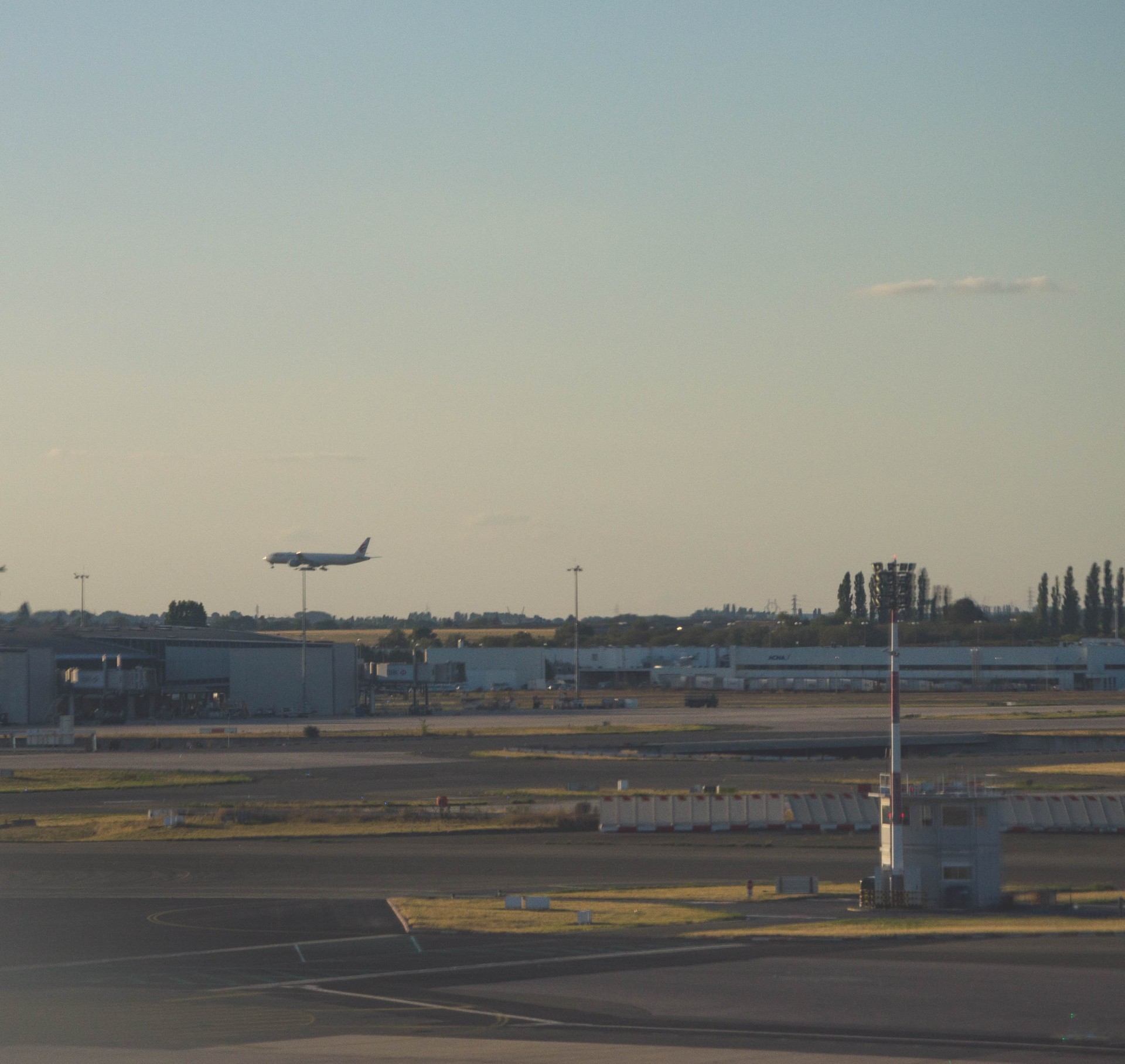 Paris Charles de Gaulle International Airport (CDG) - EAM