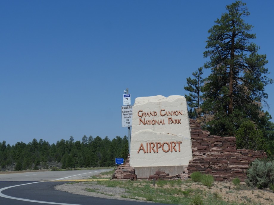 Grand Canyon National Park Airport GCN KGCN Private Jet Charter 920x690 