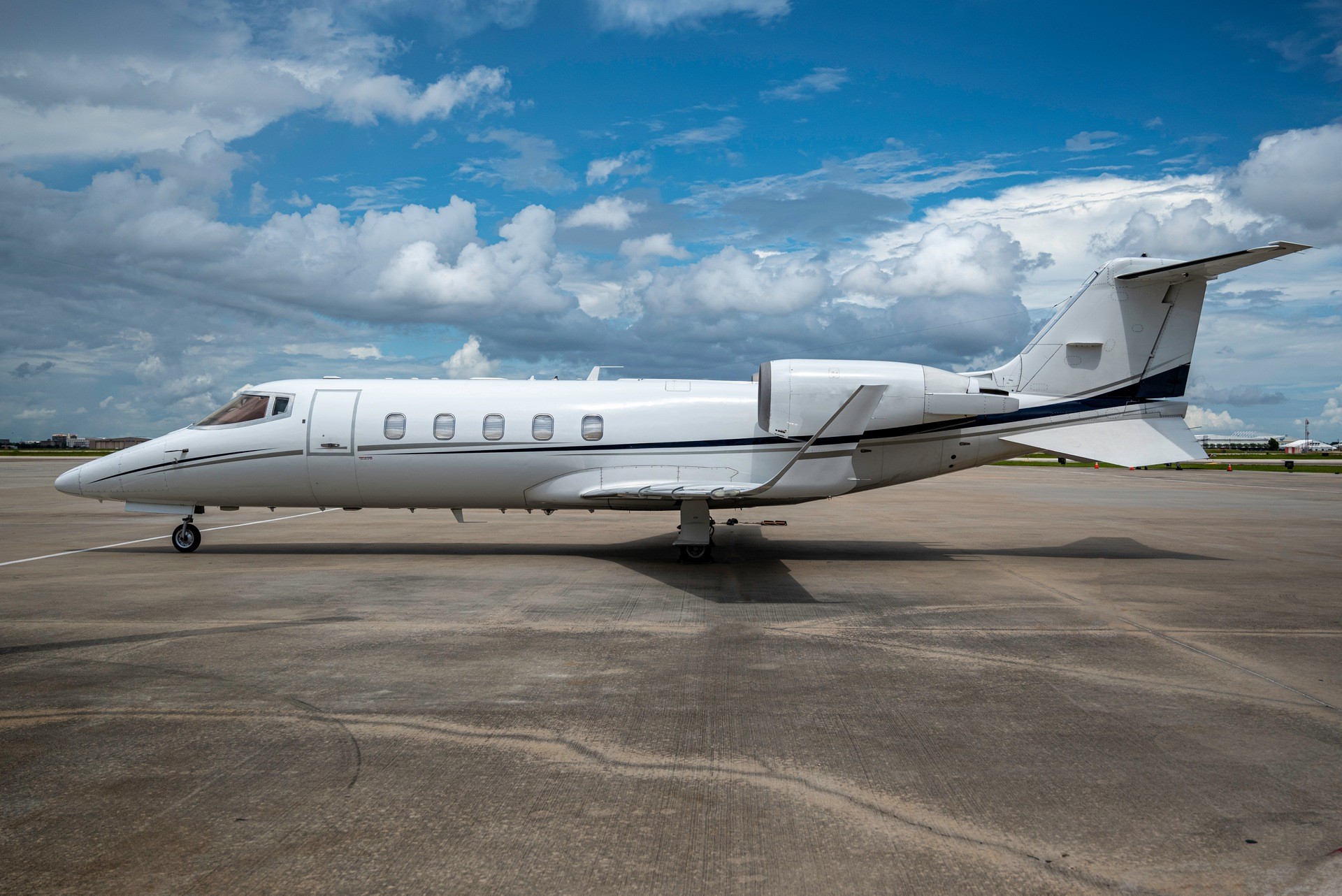 Charter a Private Jet to Music Tours